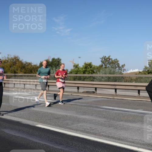 03.10.2025 - Köhlbrandbrückenlauf Julia Fischer http://msf.ph/oto/9012799 03.10.2025 13:04:10 Position 3  meine-sportfotos.de