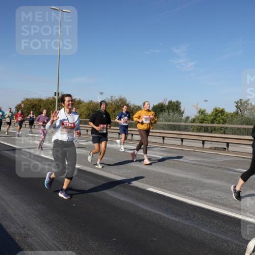 03.10.2025 - Köhlbrandbrückenlauf Julia Fischer http://msf.ph/oto/9012818 03.10.2025 13:04:15 Position 3  meine-sportfotos.de