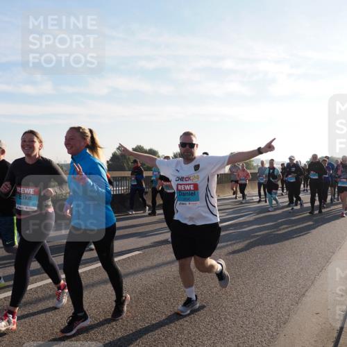 03.10.2025 - Köhlbrandbrückenlauf Fabian Wolf http://msf.ph/oto/9012827 03.10.2025 09:23:31 Position 3 2003, 24, 2836 meine-sportfotos.de