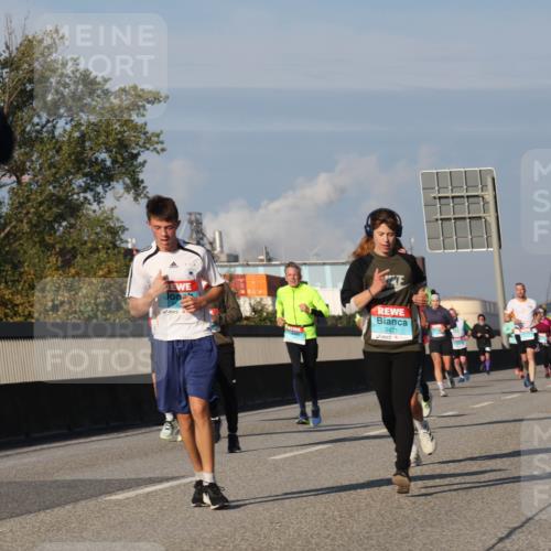 03.10.2025 - Köhlbrandbrückenlauf Luisa Fischer http://msf.ph/oto/9012828 03.10.2025 10:56:04 Position 3 2471 meine-sportfotos.de