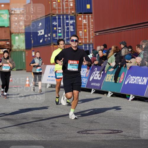 03.10.2025 - Köhlbrandbrückenlauf Michael Burmester http://msf.ph/oto/9012830 03.10.2025 10:13:14 Ziel 1181, 1191, 1227, 1260, 1611, 1621, 2209, 2687, 3186, 3601, 3798 meine-sportfotos.de