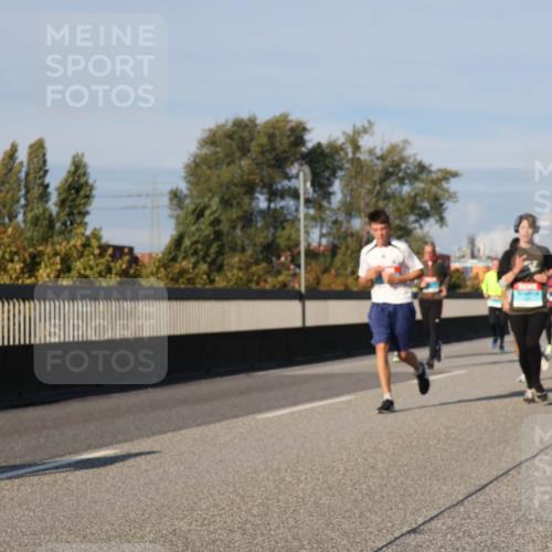 03.10.2025 - Köhlbrandbrückenlauf Luisa Fischer http://msf.ph/oto/9012847 03.10.2025 10:56:05 Position 3  meine-sportfotos.de