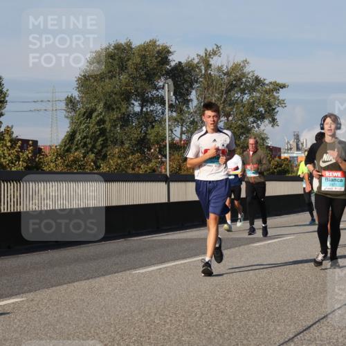 03.10.2025 - Köhlbrandbrückenlauf Luisa Fischer http://msf.ph/oto/9012852 03.10.2025 10:56:06 Position 3 2471 meine-sportfotos.de