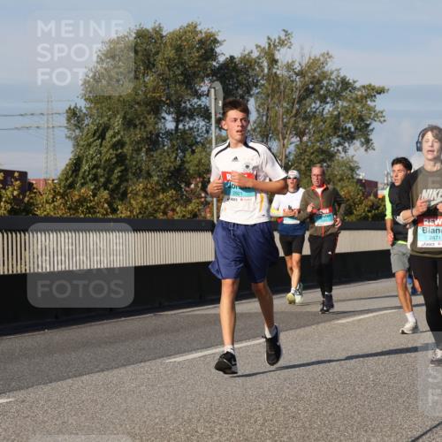 03.10.2025 - Köhlbrandbrückenlauf Luisa Fischer http://msf.ph/oto/9012855 03.10.2025 10:56:06 Position 3 2921, 2471 meine-sportfotos.de