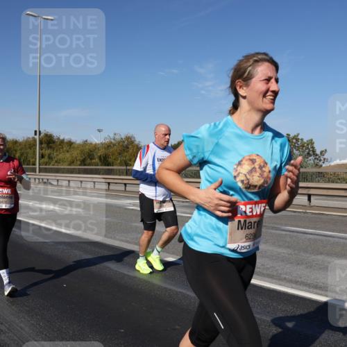 03.10.2025 - Köhlbrandbrückenlauf Julia Fischer http://msf.ph/oto/9012866 03.10.2025 13:04:23 Position 3 5405, 6296 meine-sportfotos.de