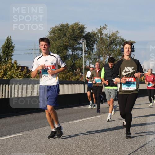 03.10.2025 - Köhlbrandbrückenlauf Luisa Fischer http://msf.ph/oto/9012867 03.10.2025 10:56:07 Position 3 2471 meine-sportfotos.de