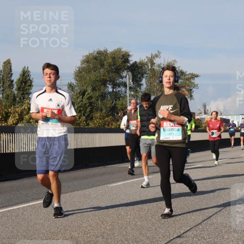 03.10.2025 - Köhlbrandbrückenlauf Luisa Fischer http://msf.ph/oto/9012870 03.10.2025 10:56:07 Position 3 2471 meine-sportfotos.de