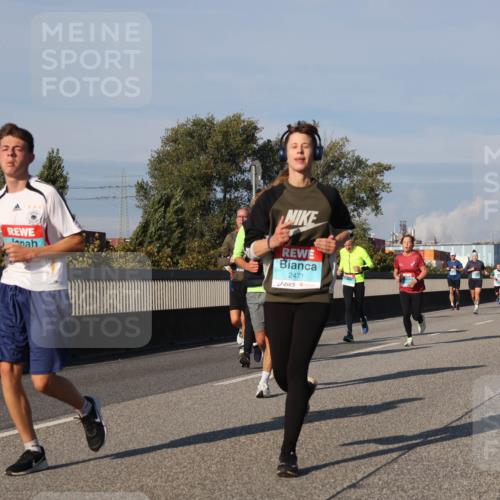 03.10.2025 - Köhlbrandbrückenlauf Luisa Fischer http://msf.ph/oto/9012874 03.10.2025 10:56:08 Position 3 2471 meine-sportfotos.de