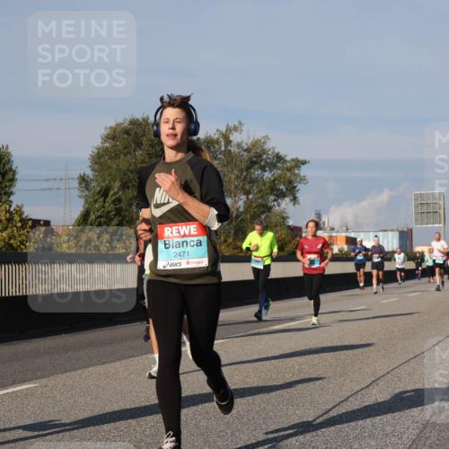 03.10.2025 - Köhlbrandbrückenlauf Luisa Fischer http://msf.ph/oto/9012877 03.10.2025 10:56:08 Position 3 2471 meine-sportfotos.de