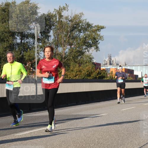 03.10.2025 - Köhlbrandbrückenlauf Luisa Fischer http://msf.ph/oto/9012899 03.10.2025 10:56:10 Position 3 1347, 1705, 1679 meine-sportfotos.de