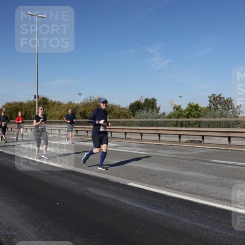03.10.2025 - Köhlbrandbrückenlauf Julia Fischer http://msf.ph/oto/9012905 03.10.2025 13:04:29 Position 3  meine-sportfotos.de