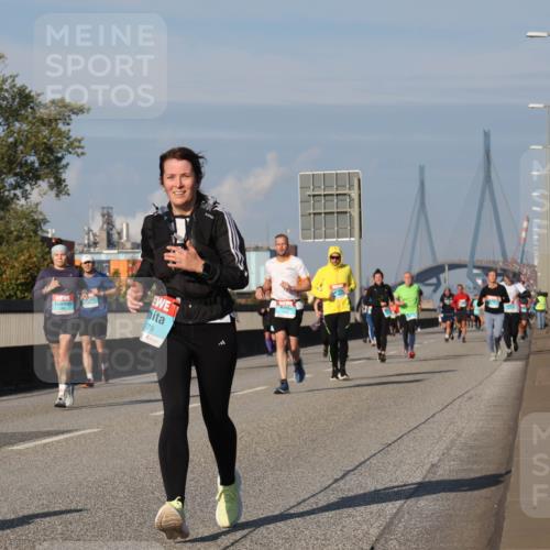 03.10.2025 - Köhlbrandbrückenlauf Luisa Fischer http://msf.ph/oto/9012918 03.10.2025 10:56:12 Position 3 79 meine-sportfotos.de