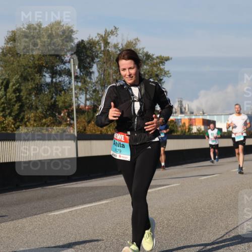 03.10.2025 - Köhlbrandbrückenlauf Luisa Fischer http://msf.ph/oto/9012926 03.10.2025 10:56:13 Position 3 1679 meine-sportfotos.de