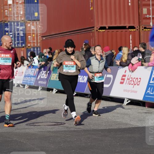 03.10.2025 - Köhlbrandbrückenlauf Michael Burmester http://msf.ph/oto/9012928 03.10.2025 10:13:18 Ziel 1181, 1191, 1227, 1260, 1611, 1621, 2209, 2687, 3186, 3473, 3601 meine-sportfotos.de