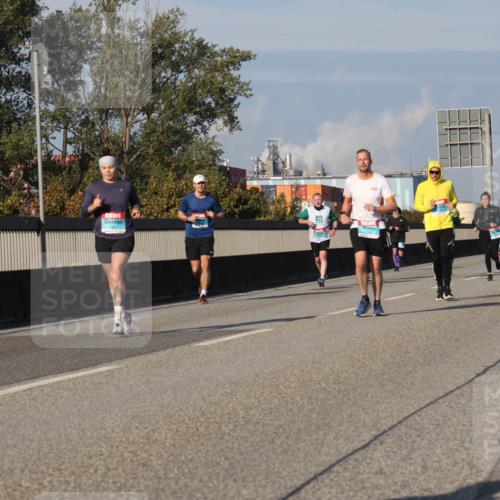 03.10.2025 - Köhlbrandbrückenlauf Luisa Fischer http://msf.ph/oto/9012936 03.10.2025 10:56:14 Position 3  meine-sportfotos.de