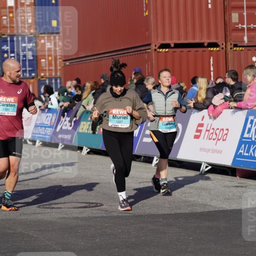 03.10.2025 - Köhlbrandbrückenlauf Michael Burmester http://msf.ph/oto/9012939 03.10.2025 10:13:18 Ziel 1181, 1191, 1227, 1260, 1611, 1621, 2209, 2687, 3186, 3473, 3601 meine-sportfotos.de