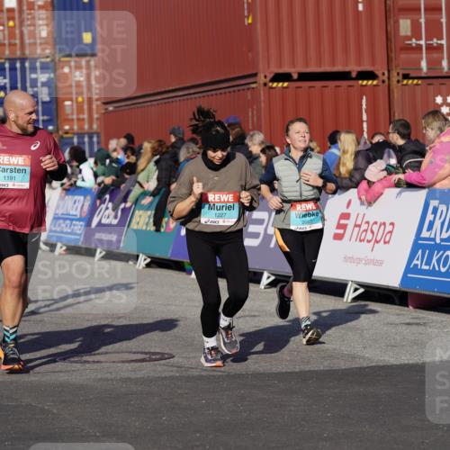 03.10.2025 - Köhlbrandbrückenlauf Michael Burmester http://msf.ph/oto/9012949 03.10.2025 10:13:18 Ziel 1181, 1191, 1227, 1260, 1611, 1621, 2209, 2687, 3186, 3473, 3601 meine-sportfotos.de