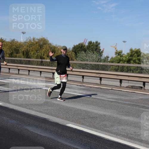 03.10.2025 - Köhlbrandbrückenlauf Julia Fischer http://msf.ph/oto/9012955 03.10.2025 13:04:40 Position 3 4994 meine-sportfotos.de