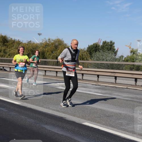 03.10.2025 - Köhlbrandbrückenlauf Julia Fischer http://msf.ph/oto/9012957 03.10.2025 13:04:41 Position 3 4994 meine-sportfotos.de