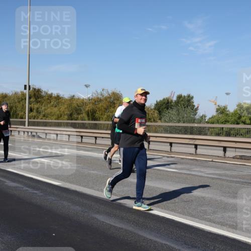 03.10.2025 - Köhlbrandbrückenlauf Julia Fischer http://msf.ph/oto/9013012 03.10.2025 13:04:51 Position 3  meine-sportfotos.de