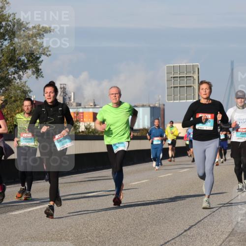 03.10.2025 - Köhlbrandbrückenlauf Luisa Fischer http://msf.ph/oto/9013018 03.10.2025 10:56:21 Position 3 1520, 2939, 1491 meine-sportfotos.de