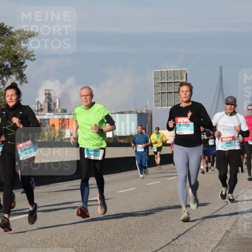 03.10.2025 - Köhlbrandbrückenlauf Luisa Fischer http://msf.ph/oto/9013020 03.10.2025 10:56:22 Position 3 1568, 520, 2939, 1802, 3711, 1491 meine-sportfotos.de