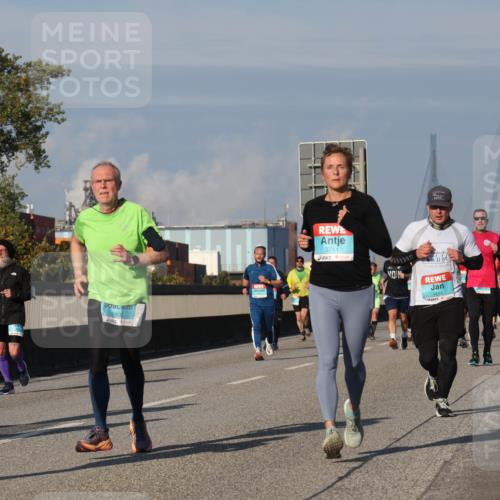03.10.2025 - Köhlbrandbrückenlauf Luisa Fischer http://msf.ph/oto/9013027 03.10.2025 10:56:22 Position 3 2939, 1802, 3711, 1491 meine-sportfotos.de