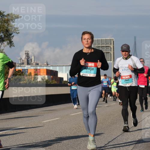 03.10.2025 - Köhlbrandbrückenlauf Luisa Fischer http://msf.ph/oto/9013037 03.10.2025 10:56:23 Position 3 02, 280, 3711, 1491 meine-sportfotos.de