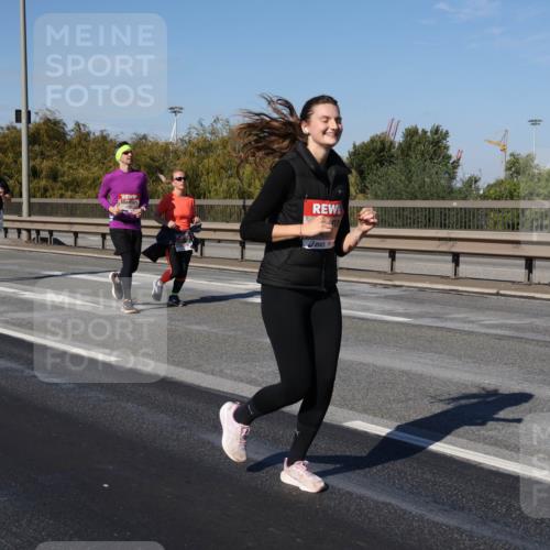 03.10.2025 - Köhlbrandbrückenlauf Julia Fischer http://msf.ph/oto/9013043 03.10.2025 13:05:00 Position 3  meine-sportfotos.de