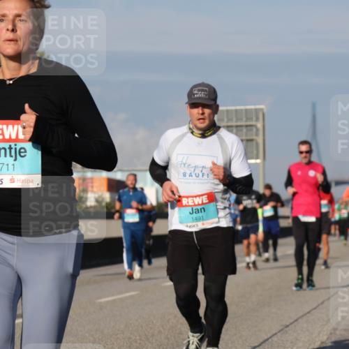 03.10.2025 - Köhlbrandbrückenlauf Luisa Fischer http://msf.ph/oto/9013058 03.10.2025 10:56:25 Position 3 3711, 1491 meine-sportfotos.de