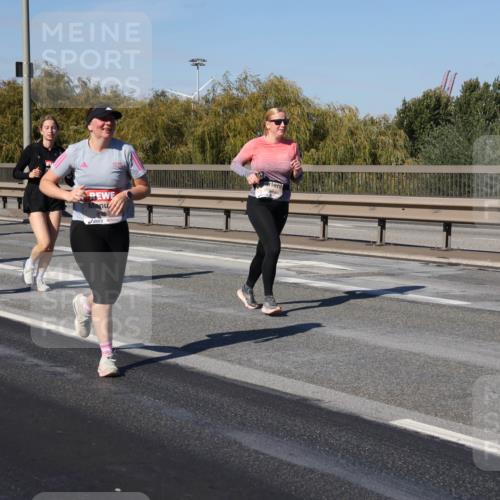 03.10.2025 - Köhlbrandbrückenlauf Julia Fischer http://msf.ph/oto/9013059 03.10.2025 13:05:04 Position 3 6756 meine-sportfotos.de