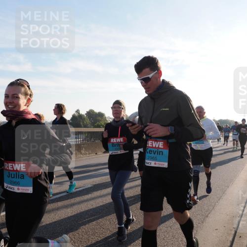 03.10.2025 - Köhlbrandbrückenlauf Fabian Wolf http://msf.ph/oto/9013082 03.10.2025 09:23:41 Position 3 2467, 2966, 2219, 2965 meine-sportfotos.de