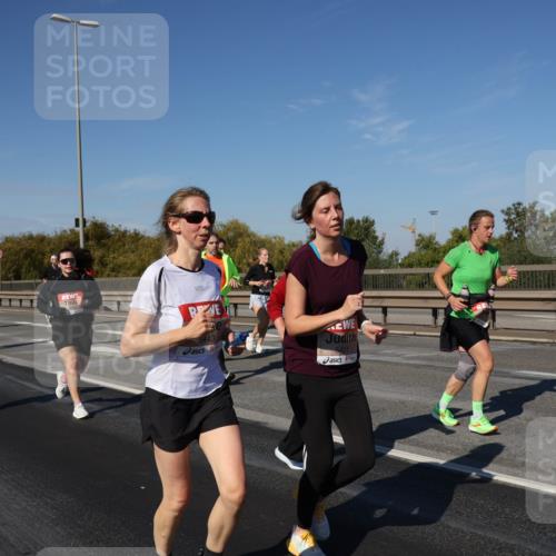 03.10.2025 - Köhlbrandbrückenlauf Julia Fischer http://msf.ph/oto/9013089 03.10.2025 13:05:08 Position 3 5443, 5451 meine-sportfotos.de