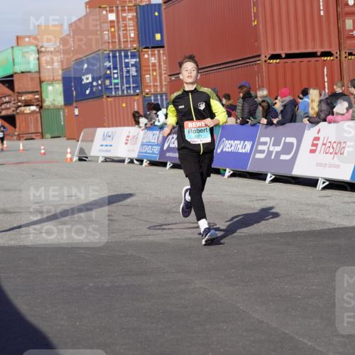 03.10.2025 - Köhlbrandbrückenlauf Michael Burmester http://msf.ph/oto/9013095 03.10.2025 10:13:25 Ziel 1611, 2209, 2687, 3371, 3473 meine-sportfotos.de