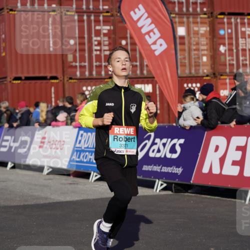 03.10.2025 - Köhlbrandbrückenlauf Michael Burmester http://msf.ph/oto/9013102 03.10.2025 10:13:27 Ziel 2110, 3371, 3473 meine-sportfotos.de