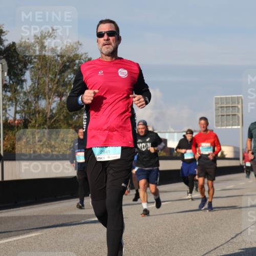 03.10.2025 - Köhlbrandbrückenlauf Luisa Fischer http://msf.ph/oto/9013110 03.10.2025 10:56:31 Position 3 1675, 2941 meine-sportfotos.de