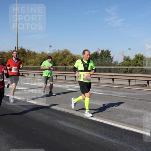03.10.2025 - Köhlbrandbrückenlauf Julia Fischer http://msf.ph/oto/9013119 03.10.2025 13:05:15 Position 3 6703, 6733 meine-sportfotos.de