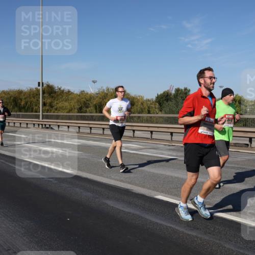 03.10.2025 - Köhlbrandbrückenlauf Julia Fischer http://msf.ph/oto/9013131 03.10.2025 13:05:17 Position 3 5725 meine-sportfotos.de