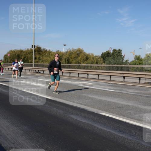 03.10.2025 - Köhlbrandbrückenlauf Julia Fischer http://msf.ph/oto/9013140 03.10.2025 13:05:19 Position 3  meine-sportfotos.de