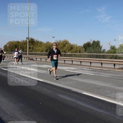 03.10.2025 - Köhlbrandbrückenlauf Julia Fischer http://msf.ph/oto/9013143 03.10.2025 13:05:19 Position 3  meine-sportfotos.de