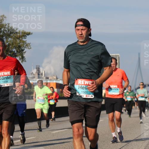03.10.2025 - Köhlbrandbrückenlauf Luisa Fischer http://msf.ph/oto/9013152 03.10.2025 10:56:35 Position 3 1038, 1501, 1973 meine-sportfotos.de