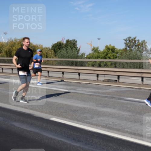 03.10.2025 - Köhlbrandbrückenlauf Julia Fischer http://msf.ph/oto/9013194 03.10.2025 13:05:30 Position 3  meine-sportfotos.de