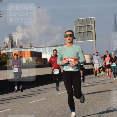 03.10.2025 - Köhlbrandbrückenlauf Luisa Fischer http://msf.ph/oto/9013210 03.10.2025 10:56:41 Position 3 236 meine-sportfotos.de