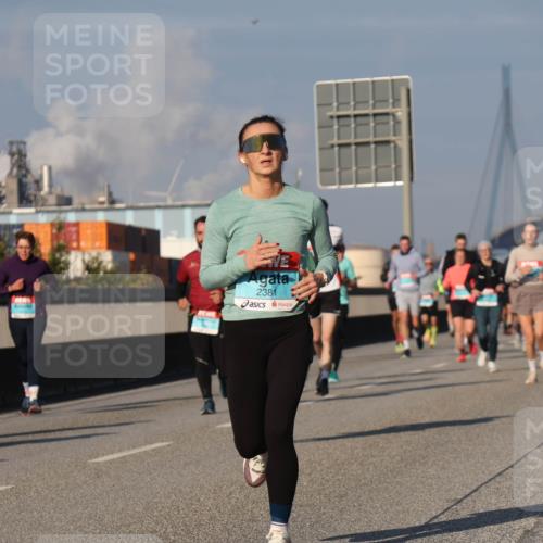 03.10.2025 - Köhlbrandbrückenlauf Luisa Fischer http://msf.ph/oto/9013214 03.10.2025 10:56:41 Position 3 2381 meine-sportfotos.de