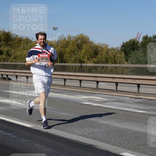 03.10.2025 - Köhlbrandbrückenlauf Julia Fischer http://msf.ph/oto/9013215 03.10.2025 13:05:36 Position 3 6602 meine-sportfotos.de
