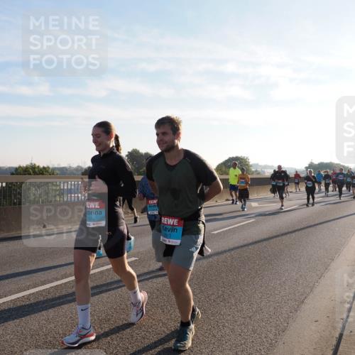 03.10.2025 - Köhlbrandbrückenlauf Fabian Wolf http://msf.ph/oto/9013216 03.10.2025 09:23:47 Position 3 2314, 2313 meine-sportfotos.de
