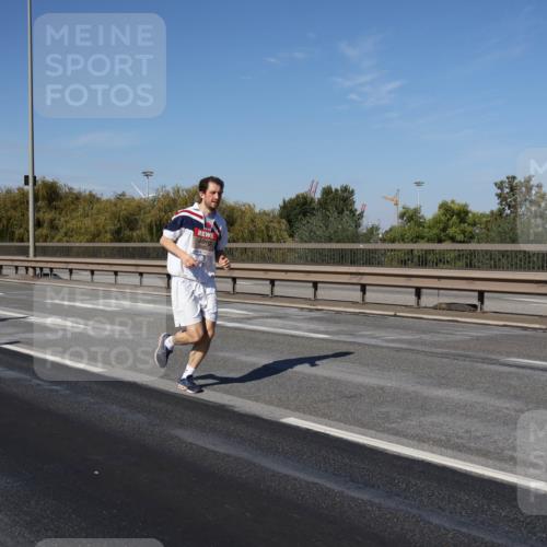 03.10.2025 - Köhlbrandbrückenlauf Julia Fischer http://msf.ph/oto/9013219 03.10.2025 13:05:37 Position 3  meine-sportfotos.de