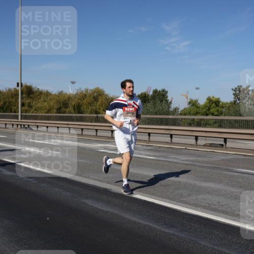03.10.2025 - Köhlbrandbrückenlauf Julia Fischer http://msf.ph/oto/9013220 03.10.2025 13:05:37 Position 3  meine-sportfotos.de