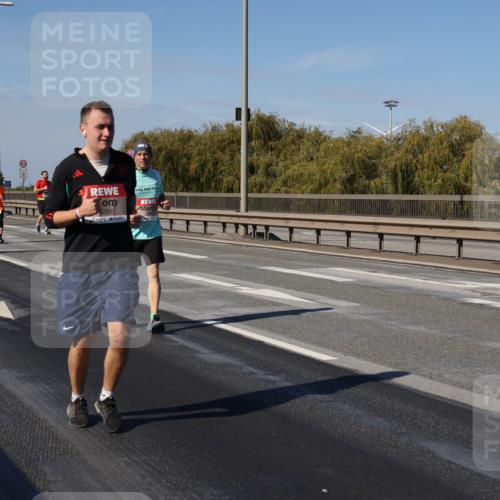 03.10.2025 - Köhlbrandbrückenlauf Julia Fischer http://msf.ph/oto/9013224 03.10.2025 13:05:38 Position 3 286 meine-sportfotos.de