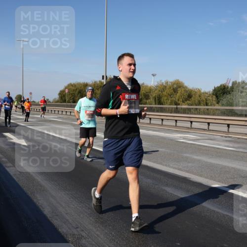 03.10.2025 - Köhlbrandbrückenlauf Julia Fischer http://msf.ph/oto/9013232 03.10.2025 13:05:39 Position 3 4286 meine-sportfotos.de